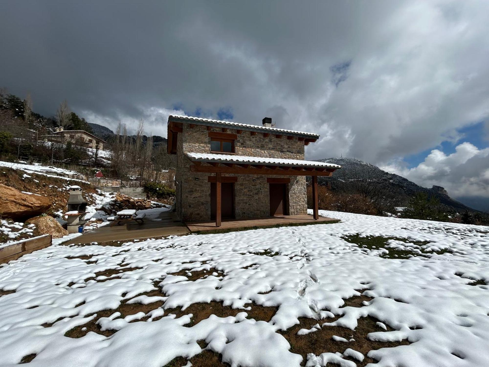 Casa De Les Escoles, Espinalbet - Alberga Castellar del Riu Экстерьер фото