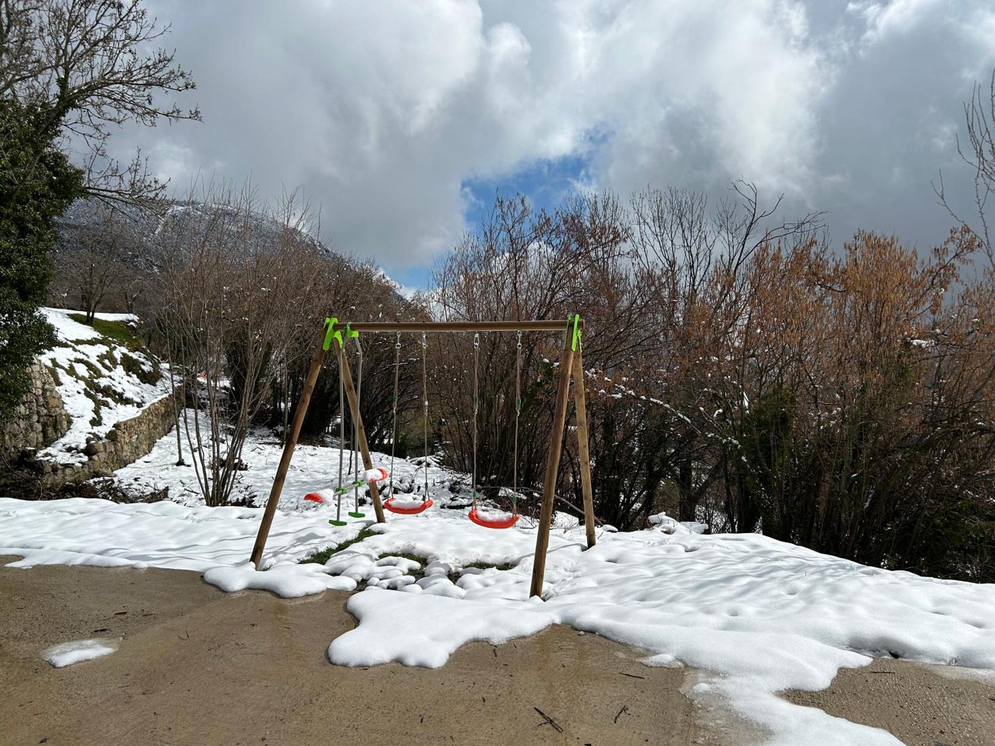 Casa De Les Escoles, Espinalbet - Alberga Castellar del Riu Экстерьер фото